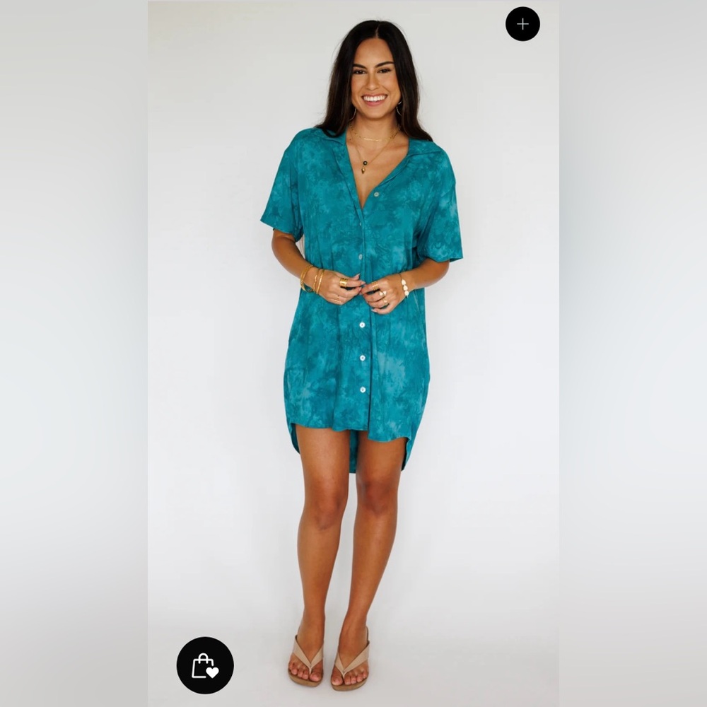 Keani Hawaii Maui Shirt Dress in Jade. Size XS. Excellent condition.